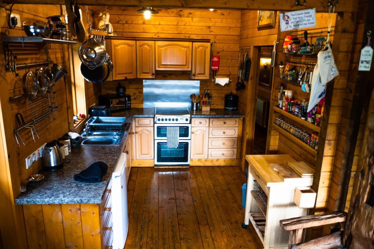 George Cabin - Log Cabin In Wales With Hot Tub นิวทาวน์ ภายนอก รูปภาพ