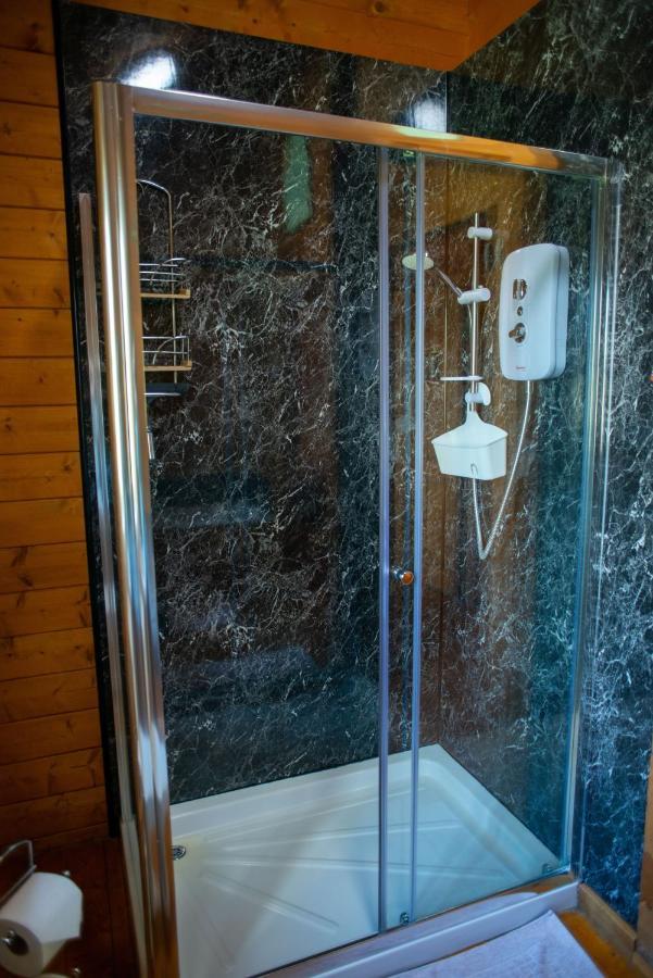 George Cabin - Log Cabin In Wales With Hot Tub นิวทาวน์ ภายนอก รูปภาพ